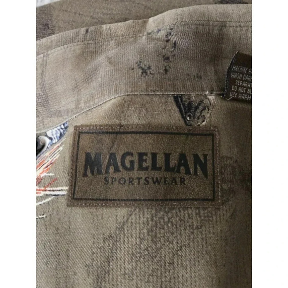 Magellan Sportswear Fishing Theme Button Up camp Shirt Bass Fish Outdoors size M - Picture 4 of 7